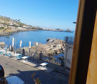 Aci Castello House | La Casetta Azzurra