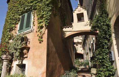 Lajatico Apartment | La Casetta di Borgo, L'Albero. Modern attic with view on hills and village