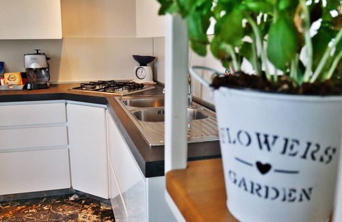 Torre Annunziata Apartment | La Casetta di Nonna Pina - Apartment with kitchen in the center