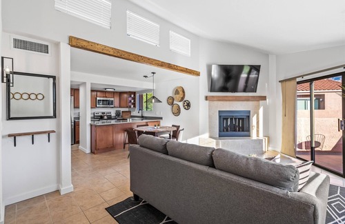 Tucson Condo | La Casita Bonita! Spa, pool, solitude - mins to Sabino Canyon