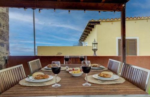 Taucho House | La Casita de Taucho