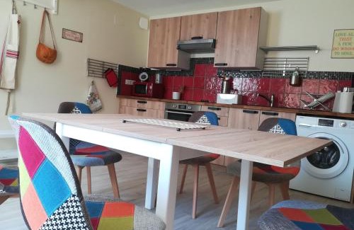 Montignac House | La Casita