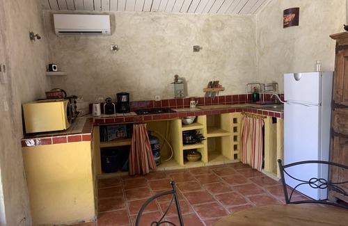 Saint-Maximin Cottage | La Cervezanne Self-catering cottage in Mas du Gavot Uzès