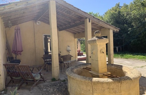 Saint-Maximin Cottage | La Cervezanne Self-catering cottage in Mas du Gavot Uzès