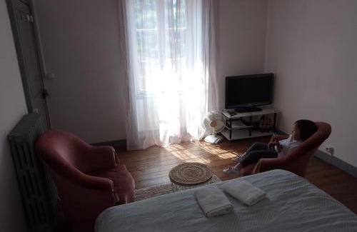 Thiers Bed & Breakfast | La Chaloupe 4