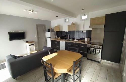 Jullouville House | La Chaloupe gites de mer