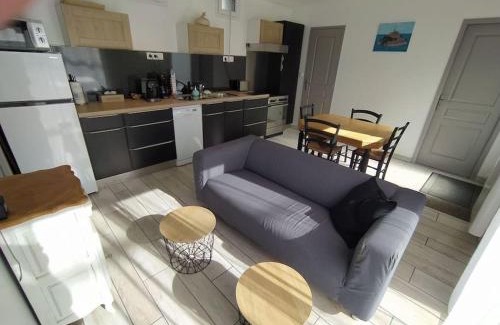 Jullouville House | La Chaloupe gites de mer