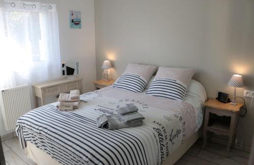 Jullouville House | La Chaloupe gites de mer