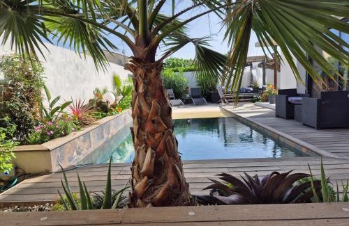 Aigues-Mortes Bed & Breakfast | La Chambre Côté Piscine