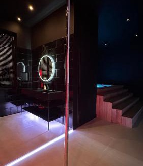 Quartier du Port Apartment | La Chambre d'Anastasia