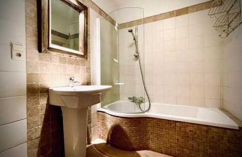 Hatrival House | La chambre d’auguste