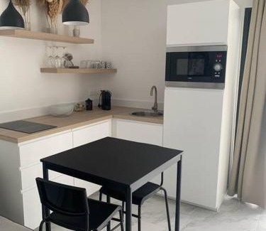 Arras Apartment | La chambre de Flore