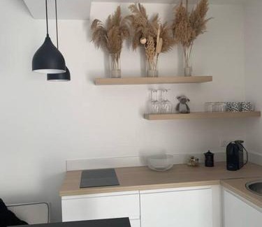 Arras Apartment | La chambre de Flore
