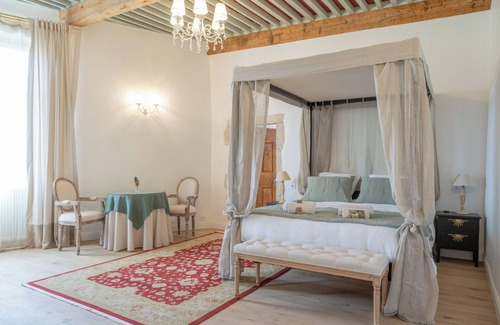Rochemaure Bed & Breakfast | La chambre des Remparts Romantique