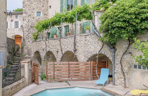 Rochemaure Bed & Breakfast | La chambre des Remparts Romantique