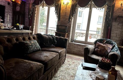 Macon Apartment | LA CHAMBRE DES SECRETS, Magique, Hyper-centre, 9 Couchages
