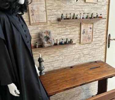 Perouges Apartment | La chambre des secrets Perougien