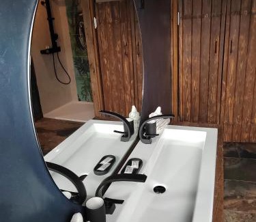 Rougefay Bed & Breakfast | La Chambre Du Village