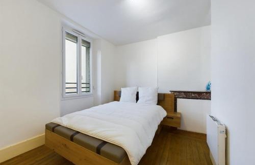 Romilly-sur-Seine House | La Champenoise - Private Garden with Covered Patio