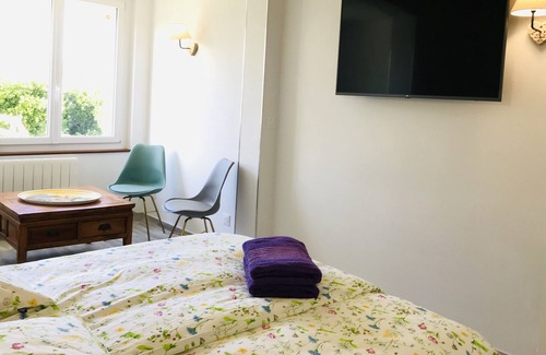 Denneville House | La Charmant, Just a few seconds walk to the beach !