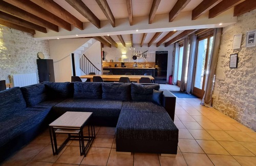 Saint-Just-Luzac House | La Charrue 4 bedroom house