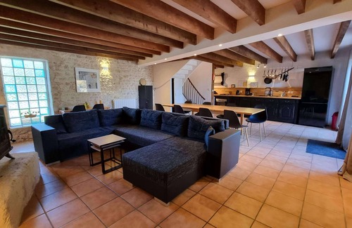 Saint-Just-Luzac House | La Charrue 4 bedroom house