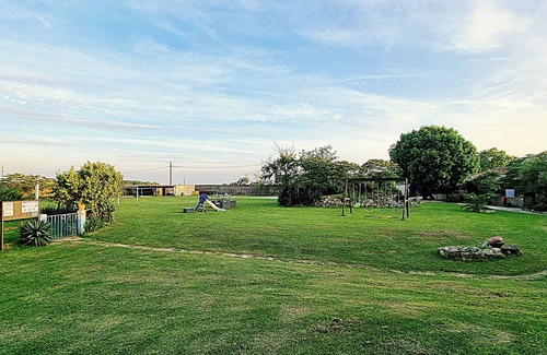 Saint-Just-Luzac House | La Charrue 4 bedroom house