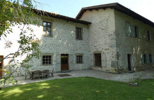 Le Pin House | LA CHARTREUSE DE LA SYLVE BÉNITE family home