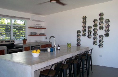 Bravos de Boston House | La Chata Beach House - Ocean Front!