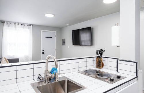 Elysian Heights Apartment | LA Chic Studio: Echo Park Haven