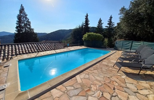 Saint-Pierre-Saint-Jean House | "La cigale et les fourmis" pretty bungalow, sleeps 2, private pool