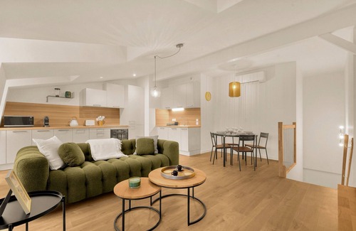 Saint-Georges Apartment | La Cité des Postiers - Joli duplex climatisé