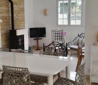 Saint-Regnobert-de-la-Cote-de-Nacre Bed & Breakfast | La Clé de Line