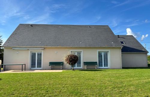 Tour-en-Bessin House | La clé des champs Maison plain pied spacieuse lumineuse bien équipée, 3 chambres spacieuse, belle terrasse aménagée, garage, grand jardin clos, parking, près de Bayeux et Omaha Beach