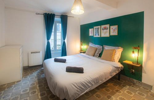 Escales House | La Clémence - Netflix - Free Parking