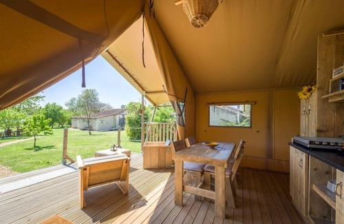 Saires Ski Chalet | "La Clairière" safari lodge tent