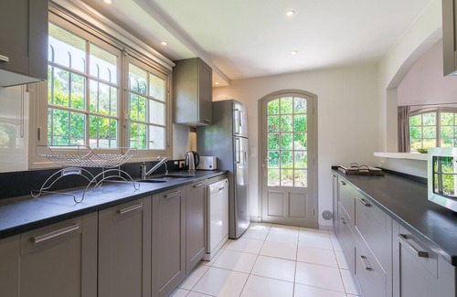 Valbonne Villa | La Clairiere