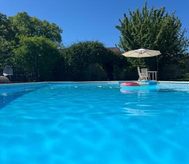 Saint-Romain House | La Colline de Tilleul - Les Deux Puits - Cosy Cottage with swimming pool near Aubeterre