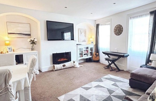 St. Helier Apartment | La Colomberie Guest Room