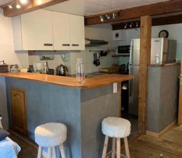 Nancroit Apartment | La Combe de Moulin