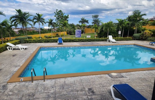 Falmouth House | La Condea is a 3 bedroom 3 bathroom fully air conditioned villa.