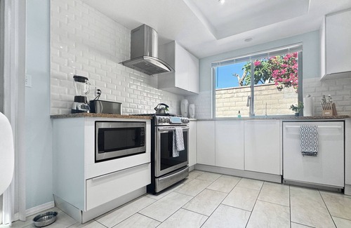 Canyon Corridor Condo | La Condesa Oasis: Luxe Condo Spa Mountain View