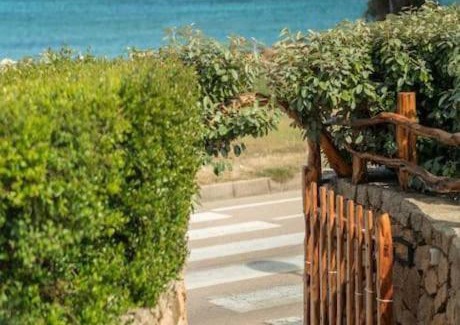 La Conia Apartment | [La Conia Beach House]: Appartamento di Lusso con Terrazza sul Mare