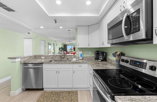 Madeira Beach Condo | La Coquina 306: Beachside Comfort - 2BD/2BA