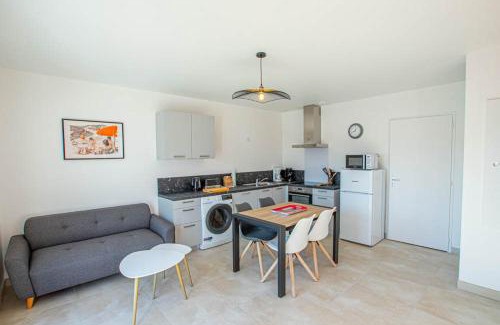 Les Mathes House | LA CORVETTE Maison avec piscine/parking/wifi/plages 5kms