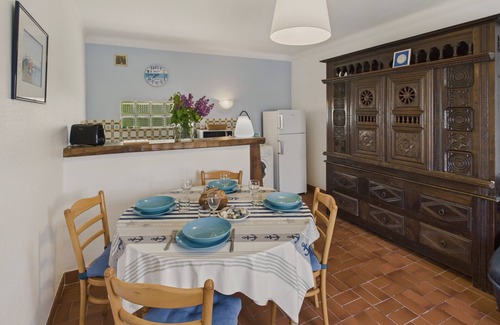 Guilvinec Ski Chalet | La Corvette – Thatched Cottage with Garden for 4