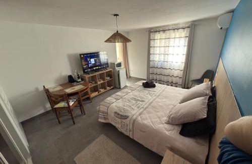 Narbonne House | LA COSTA