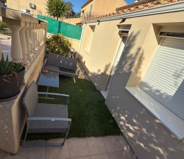 Narbonne House | LA COSTA
