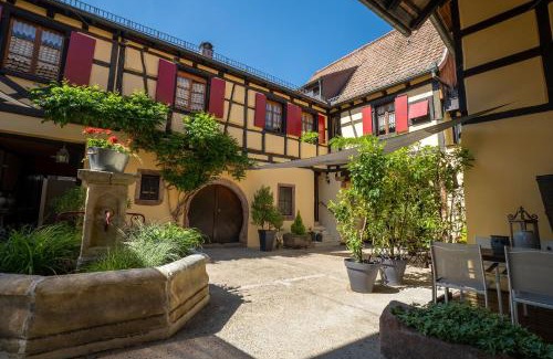 Saint-Hippolyte Bed & Breakfast | La Cour St-Fulrad - Les Suites