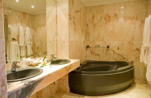 Jerez de la Frontera Hotel | La Cueva Park